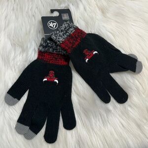 47 Brand Chicago Bulls Black and Red Knit Gloves